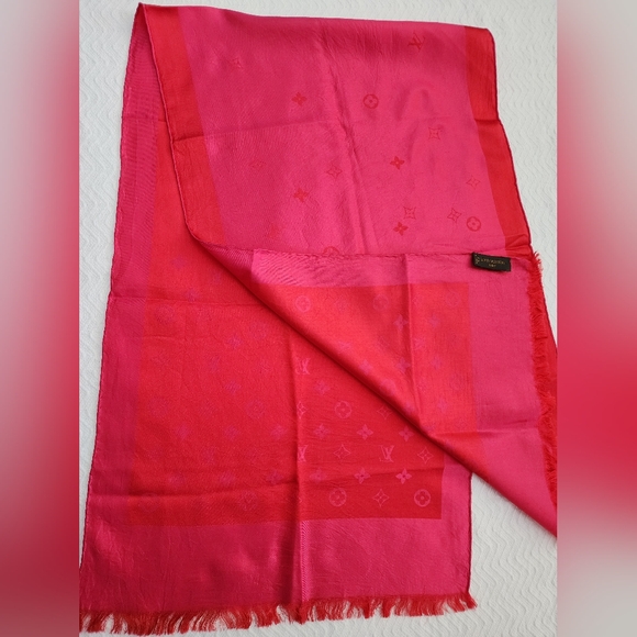Auth Louis Vuitton Pink Silk Scarf - Picture 6 of 8